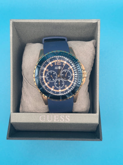 Guess Men's Watch in Rose Gold-Tone Watch