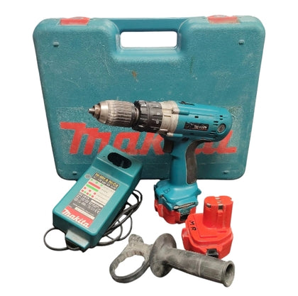 Makita 12V Combi-drill w/2 batteries, charger and case