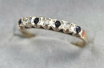 9ct Gold Ring Black/clear Stones Size 