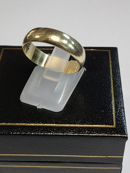 9ct Yellow Gold Band Ring - Size U - 3.97G