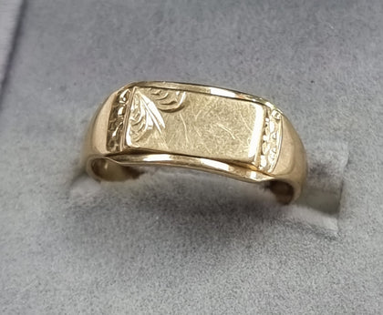 9ct Gold Signet Ring Size P