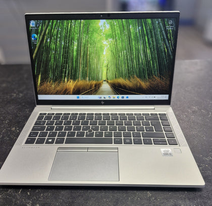 HP Elite book 8gb ram 256gb ssd i5-10210u