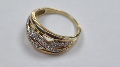 9ct Gold Diamond Ring Size O LEYLAND