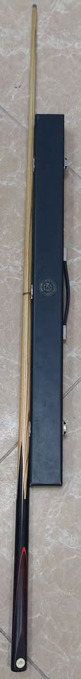 Peradon victorian pool cue 2 piece with case