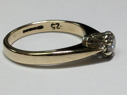 9CT GOLD DIAMOND RING .25CT