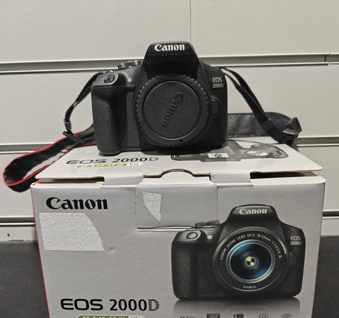 Canon EOS 2000D Black + 18-55mm III