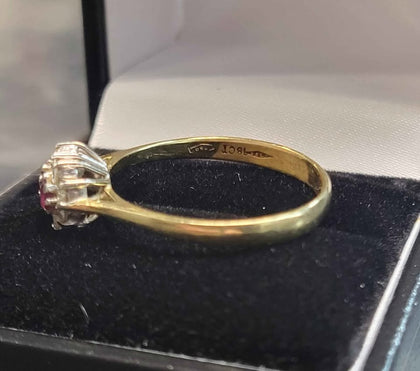 18ct Yellow Gold Ring With Clear And Red/Pink Stones - 3.15G - Size T. Hallmarked