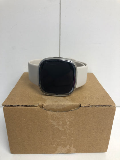 Fitbit Versa 4 Beige Strap