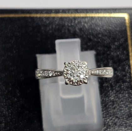 9ct White Gold Ring With Clear Stones - 2.16G - Size  L - Hallmarked