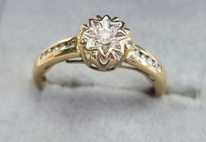 9ct Gold Diamond ring Size N