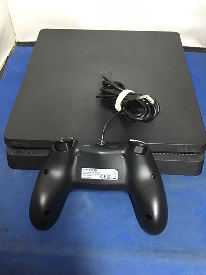 PS4 slim console