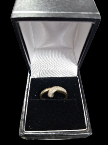 9CT GOLD RING ,WEIGHT 1.84, SIZE O
