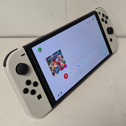 Nintendo Switch OLED - White & mariokart deluxed