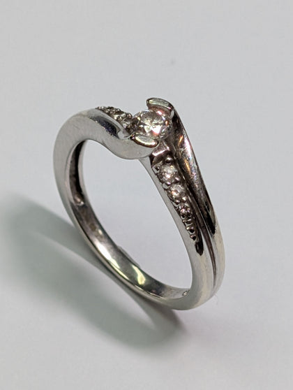 9ct White Gold Diamond Ring - Size K
