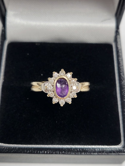 9ct Yellow Gold Ring With Clear And Purple Stones - 3.52g - Size L - Hallmarked