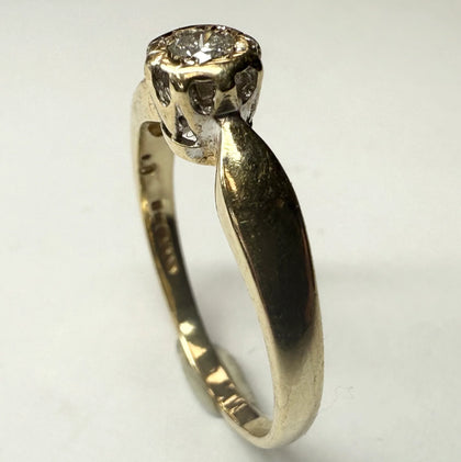 9ct yellow gold solitaire diamond ring size L