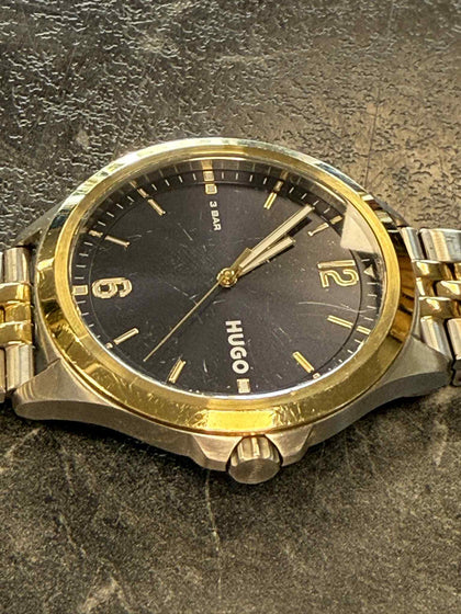 Hugo gents Suit 2-Tone metal Bracelet Watch hu.443.1.20.3638