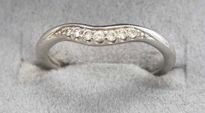 9ct white gold diamond ring L1/2