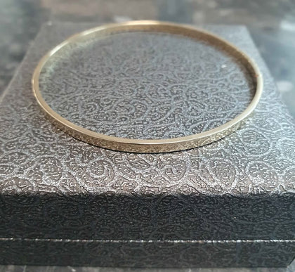 9ct Yellow Gold Narrow Bangle - 11.1g - hALLMARKED