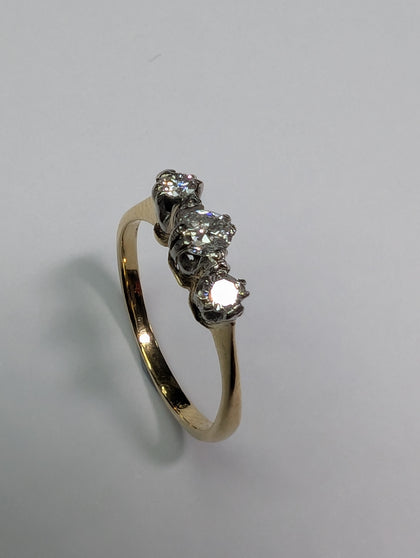 18ct Gold Triple Diamond Ring - Size G