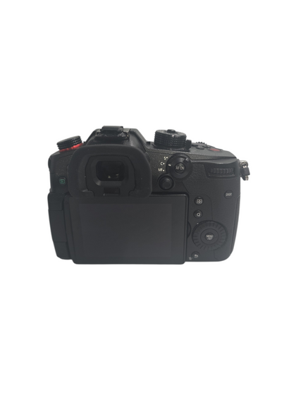 Panasonic Lumix GH5 II bundle with Tripod and pedal shap shot