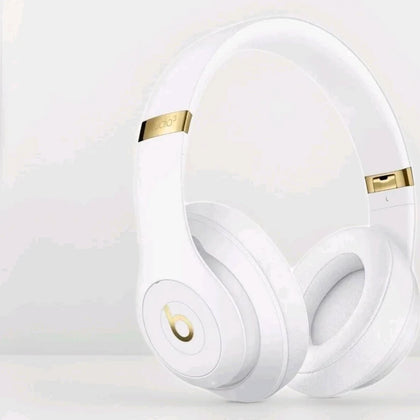 Beats Studio3 Wireless Headphones Black *Collection Only*