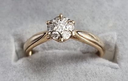 9ct Gold Diamond Ring Size L