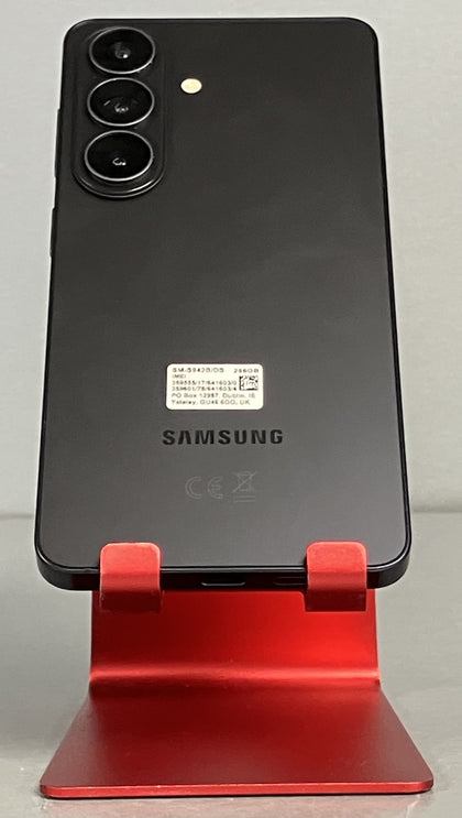 Samsung Galaxy S26 256GB Black ( 100% Battery Health, 0 Cycle Count ) ** Any Network **