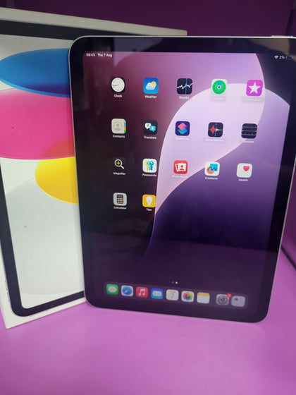 apple ipad 10th gen 64GB WiFi  - Silver - ( A2696 ) 100% Batt - retail box
