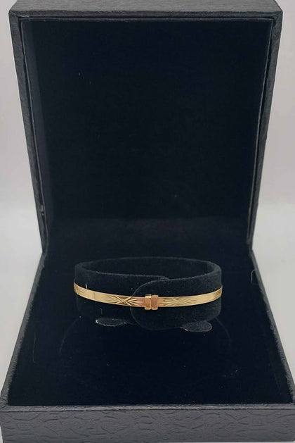 9ct Yellow Gold baby Bangle 1.8g Boxed hallmarked
