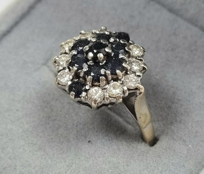 18ct white gold diamond & sapphire ring Size Q