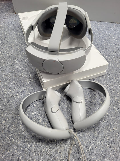 PICO 4 ALL-in-One VR Headset with controllers