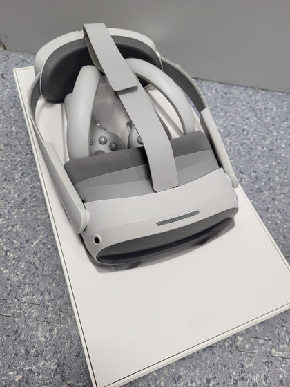 PICO 4 ALL-in-One VR Headset with controllers