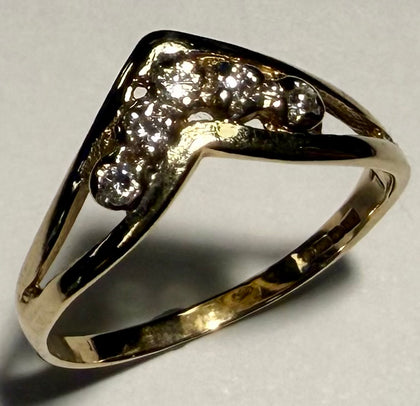 9ct Gold Wishbone Ring with Clear Stones Size L 1/2