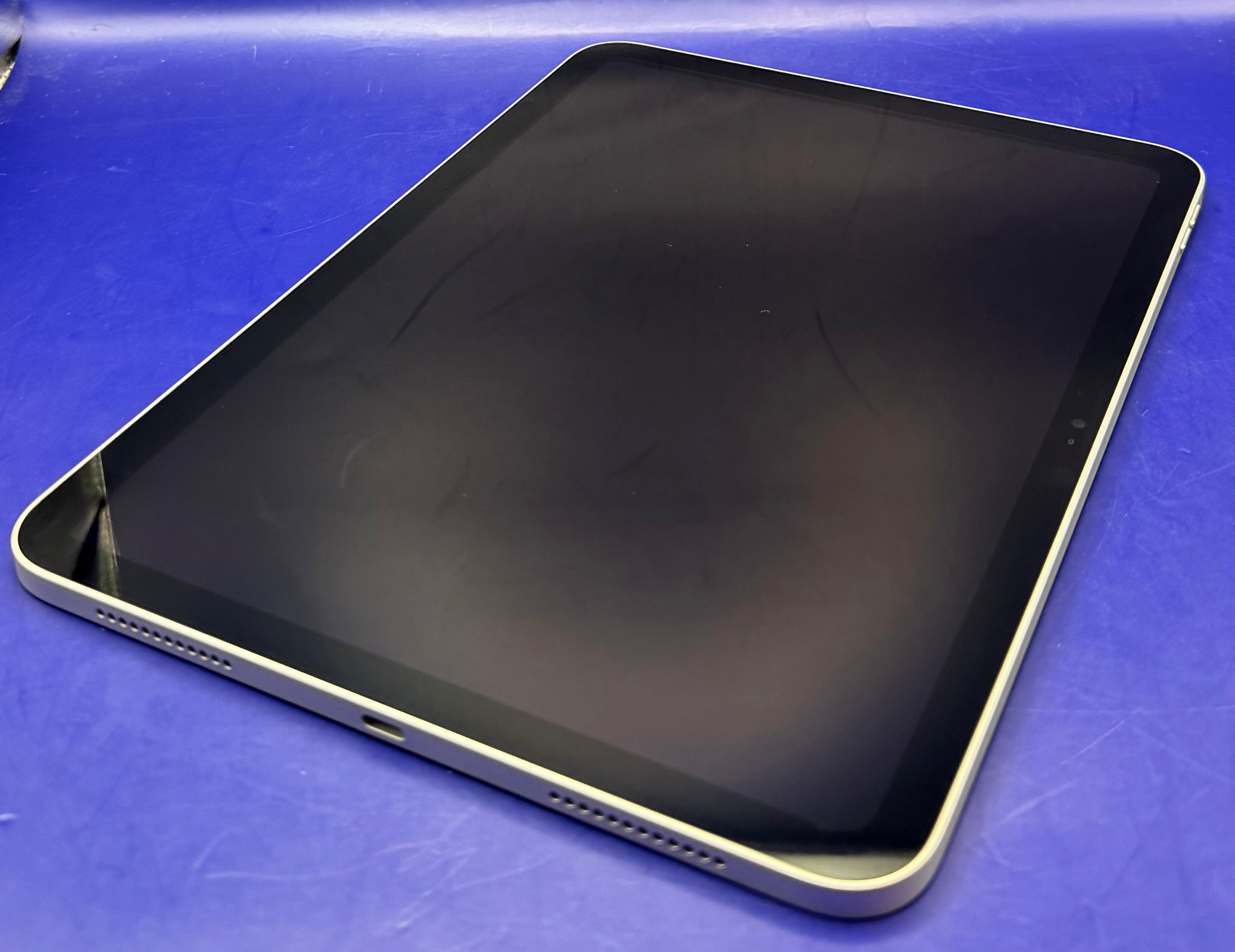 Apple iPad A16 A3354 11