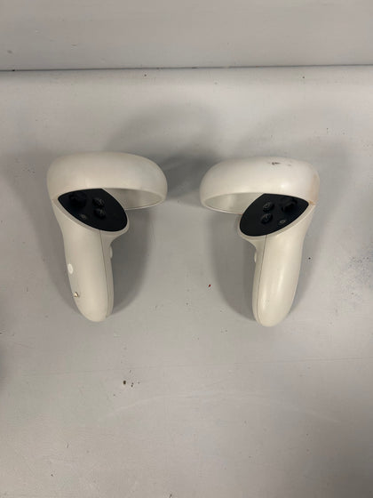 Oculus Quest 2 controllers