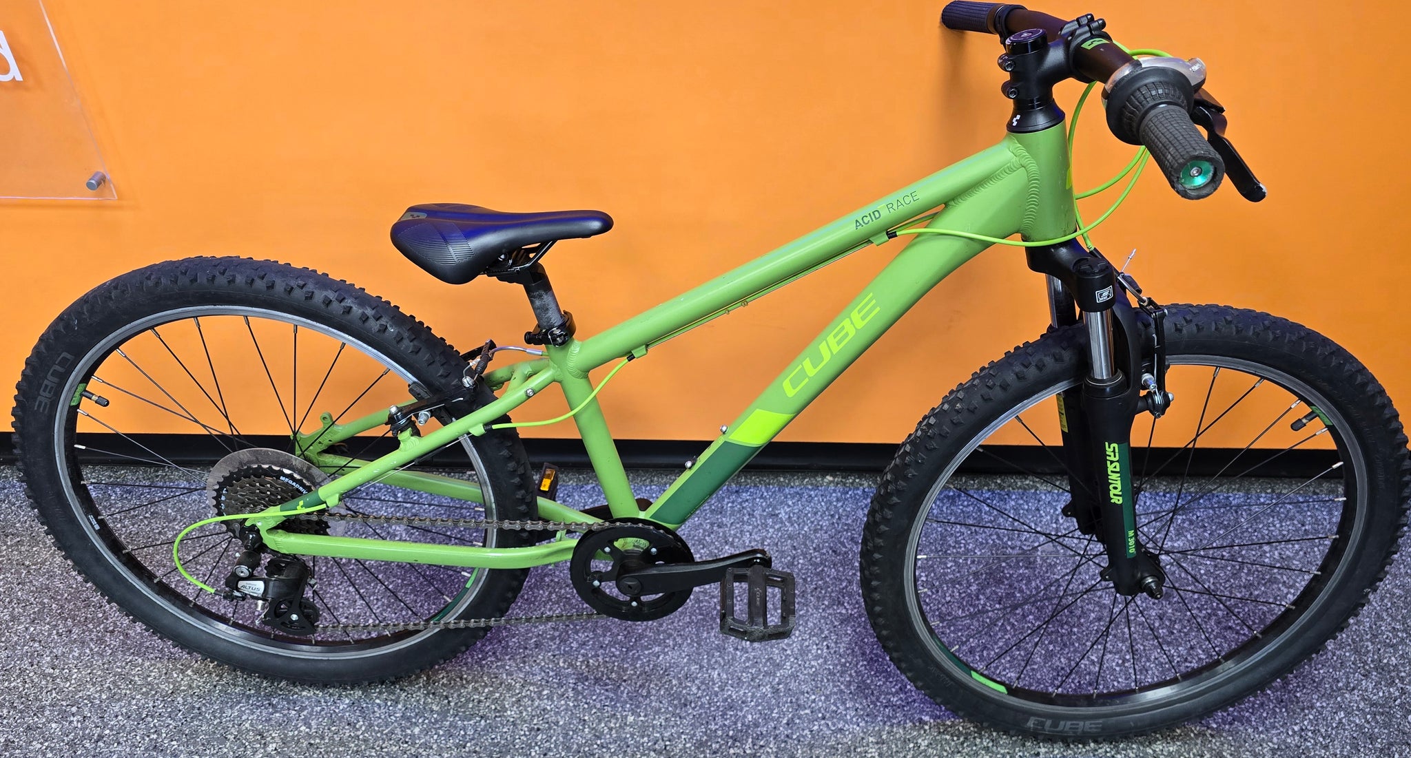 Collection Only*** Cube Acid 240 24 Inch Junior Mountain Bike. Front Suspension. Green