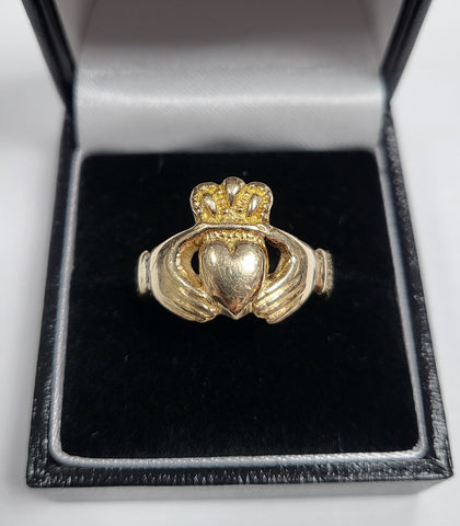 9Ct Yellow Gold Claddagh ring - 5.53G - Size T - Hallamrked
