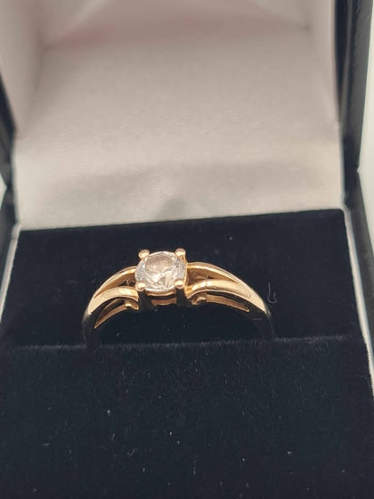 14ct Yellow Gold Cubic Zirconia Single Stone Ring - 2.56 Grams - Size N