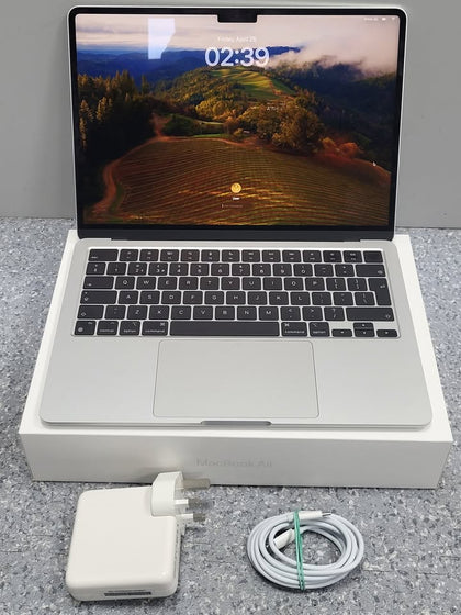 MacBook Air 14,2 (2022)/M2 (8-CPU 8-GPU)/8GB Ram/512GB SSD/13