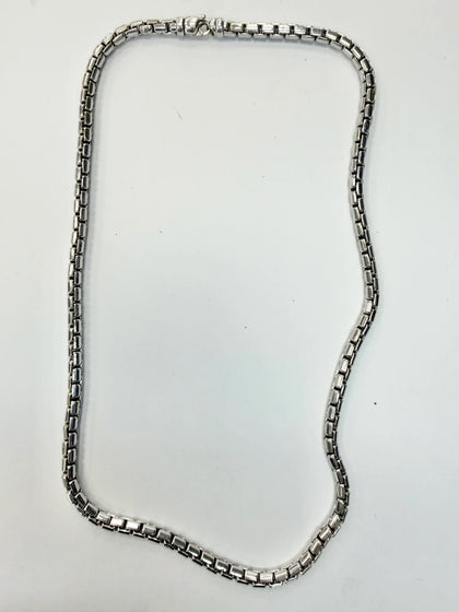 18ct White Gold 21
