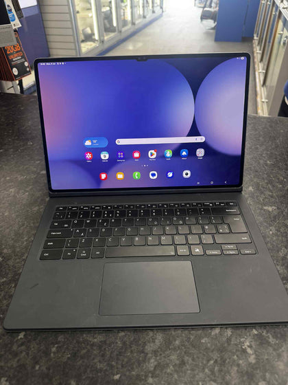 Samsung Galaxy S10 Ultra 5G - With keyboard case and pen