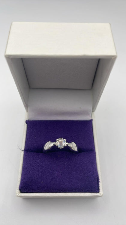 9ct white gold ring