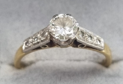 18ct Gold Diamond Ring