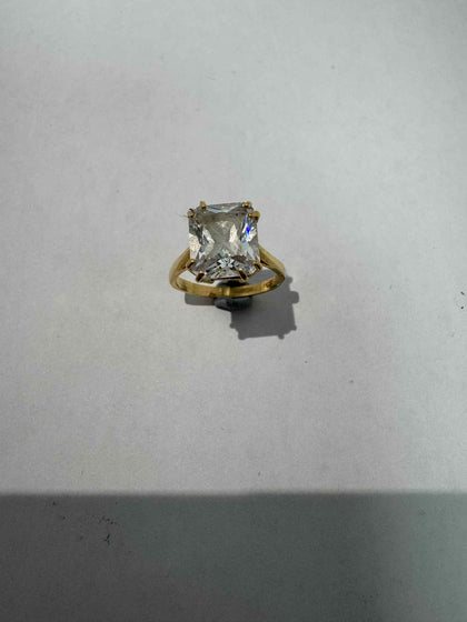 22ct gold ring (size R) (6.43g)