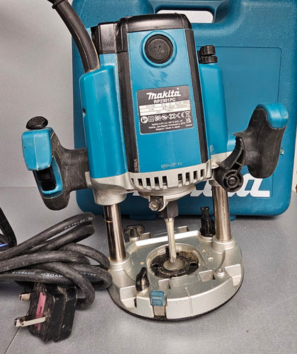 **Christmas Sale** Makita RP2301FC 3-1/4 HP Plunge Router (Variable Speed)