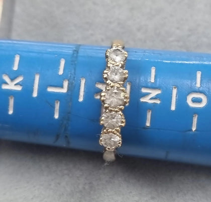 9ct gold ring cz stones size M