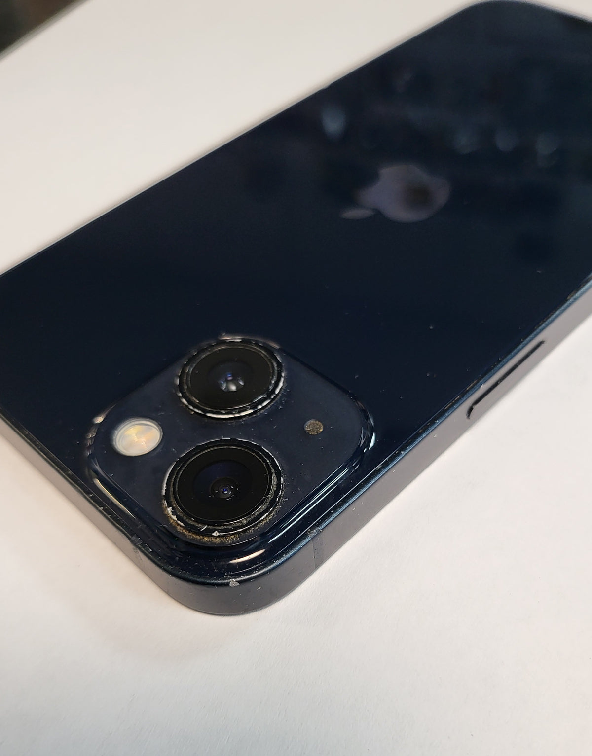 Apple iPhone 13 - Midnight, 128GB, Unlocked | Cash Generator