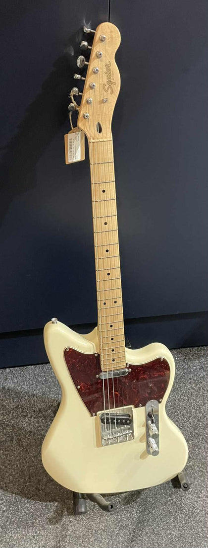 The Paranormal Offset Telecaster® is the quintessential mashup of Fender features, combining the components of the iconic Tele® with the comfort and s