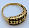 750 18CT YELLOW GOLD RING, ROW OF STONE DESIGN, SIZE-O, 3.8G,